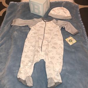 👶🏻💙 Dino Onesie & Hat 🦏